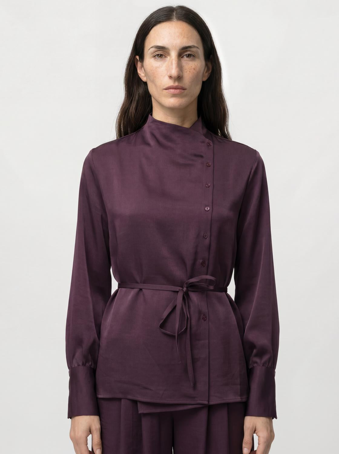 model_shot-front